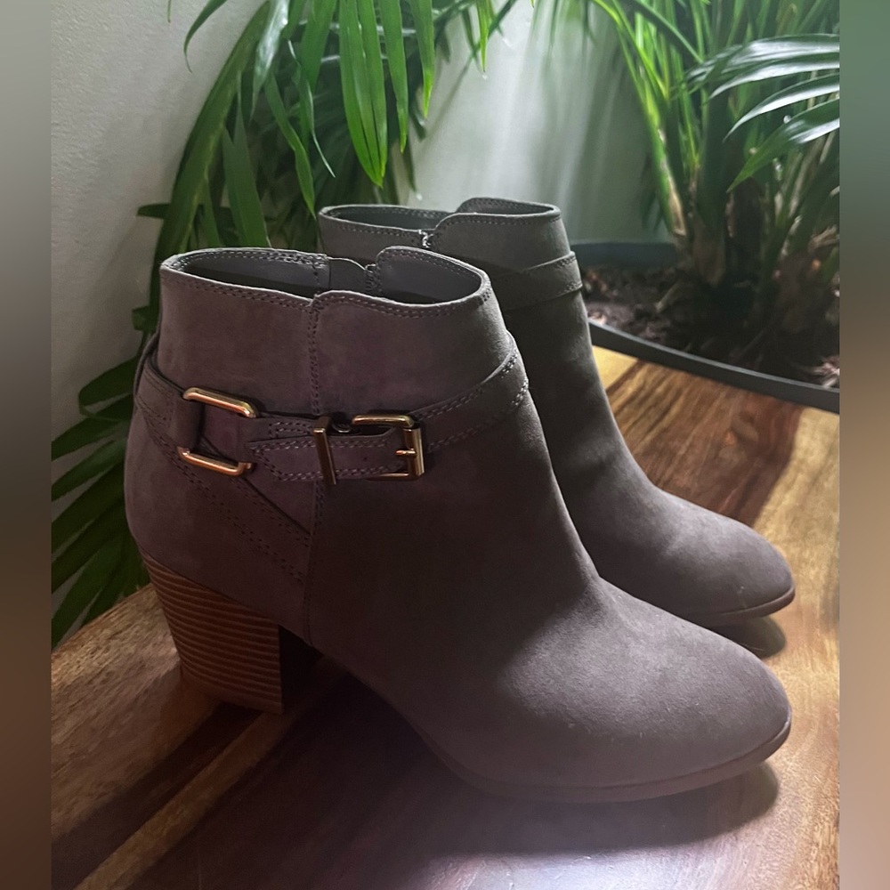 Express Size 10 Grey 2 1/2” Heeled Booties